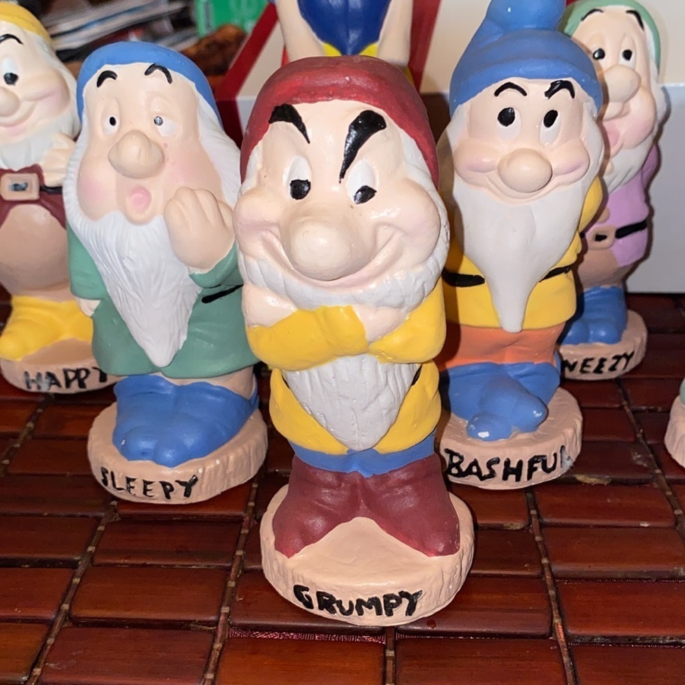 BX49 Snow White and the 7 dwarfs 
Snow-white 7.5”
Dwarfs 5-5.5” - Picture 3 of 6